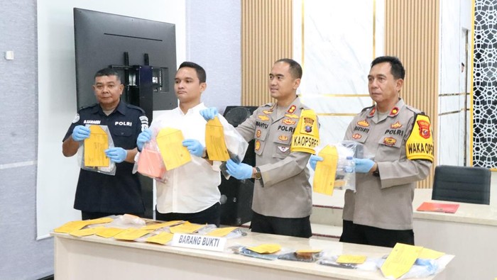 Kapolres Tapteng AKBP Wahyu Endrajaya saat konferensi pers. (Foto: Dok. Polres Tapteng).