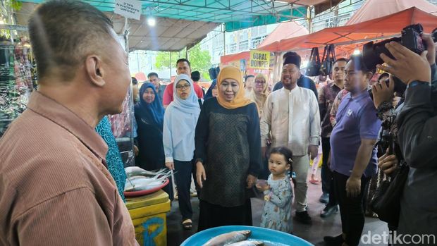 Khofifah ke Pasar Bandeng