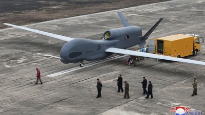Kim Jong Un Pimpin Uji Coba Drone Militer Korut