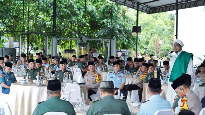 Kodam XIV Hasanuddin menggelar buka puasa bersama Polda Sulsel.