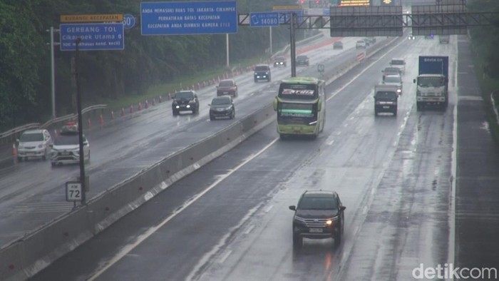 Kondisi di ruas tol Cikampek H-4 Lebaran