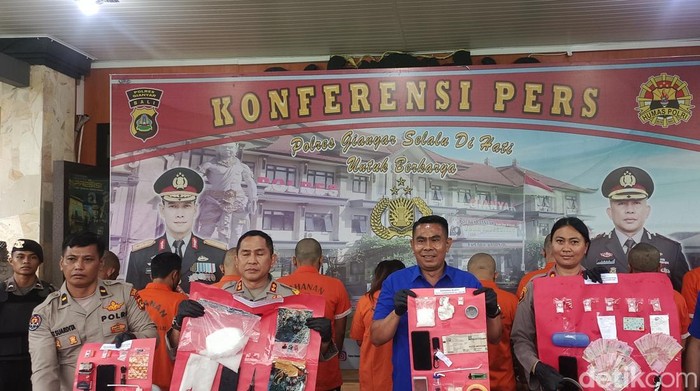 Konferensi pers pengungkapan tindak pidana narkotika di Mapolres Gianyar, Kamis (27/3/2025). (Foto: Ni Komang Ayu Leona/detikBali)