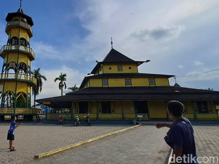 Masjid Shiratal Mustaqiem menjadi saksi bisu perkembangan Islam di Kalimantan Timur