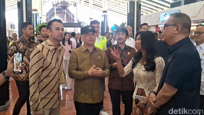 Menteri Perhubungan (Menhub) Dudy Purwagandhi di Bandara Soekarno-Hatta