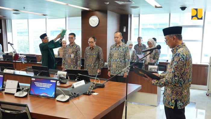 Menteri PU Lantik Willan Oktavian Jadi Kepala BPJT Baru.