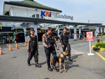 Polda Jabar Kerahkan Anjing K9 Amankan Mudik Lebaran di Stasiun Bandung