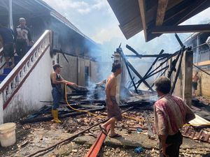 Kompresor Meledak, Rumah Semi Permanen di PALI Ludes Terbakar