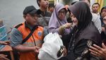 Potret Penyaluran Zakat Fitrah di Cilincing