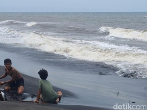 BMKG Beri Peringatan Dini Gelombang Tinggi 16-19 April