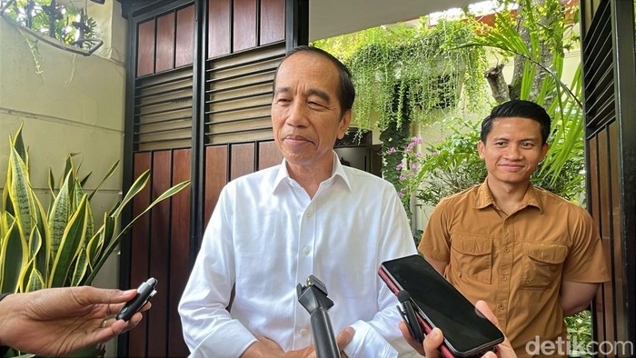 Presiden ke-7, Joko Widodo (Jokowi), ditemui di Sumber, Banjarsari, Solo, Kamis (27/3/2025).