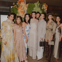 Digelar di Stalk Jakarta, acara ulang tahun Raline itu ramai dihadiri keluarga dan para sahabatnya. Para tamu undangan yang hadir juga terlihat kompak kenakan busana berwarna earth tone. Foto: Instagram/@ralineshah