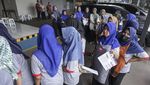 Ratusan Buruh Rokok di Pekalongan Terima BLT Cukai