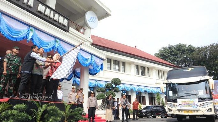 Ratusan Warga Malang Pulang Kampung Lewat Mudik Gratis