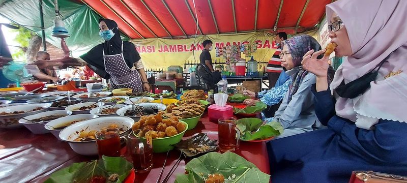 Rekomendasi nasi jamblang Cirebon