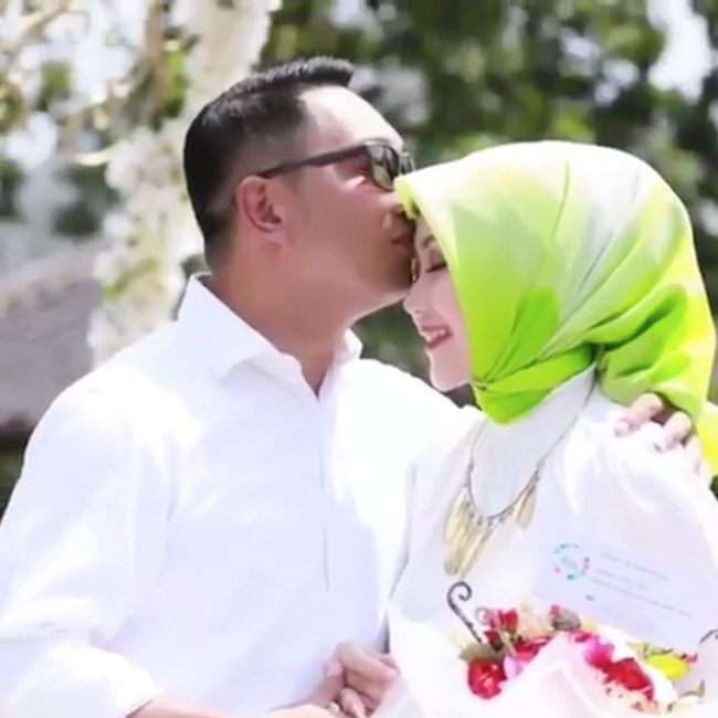 Foto Mesra Atalia Praratya & Ridwan Kamil, 29 Tahun Bersama Kini Gugat Cerai