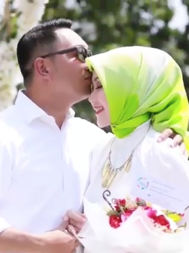 Foto Mesra Atalia Praratya & Ridwan Kamil, 29 Tahun Bersama Kini Gugat Cerai