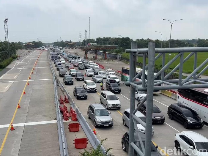 Suasana di KM 188 Tol Cipali