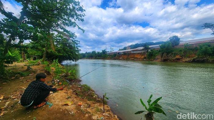 Sungai Cimandiri Sukabumi.
