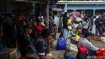 Terminal Bayangan Pondok Pinang Ramai Pemudik