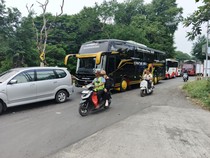 Tukang Ojek Dadakan Raup Cuan Saat Arus Mudik di Gilimanuk