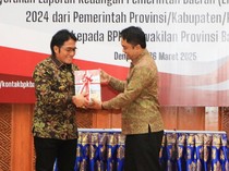 Serahkan LKPD 2024, Wagub Giri Ingin Opini WTP yang Berkualitas