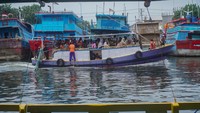Tradisi ini digelar rutin pada hari ke-27 Ramadan menggunakan kapal tradisional penyeberangan menuju Kota Probolinggo untuk berbelanja kebutuhan Lebaran.