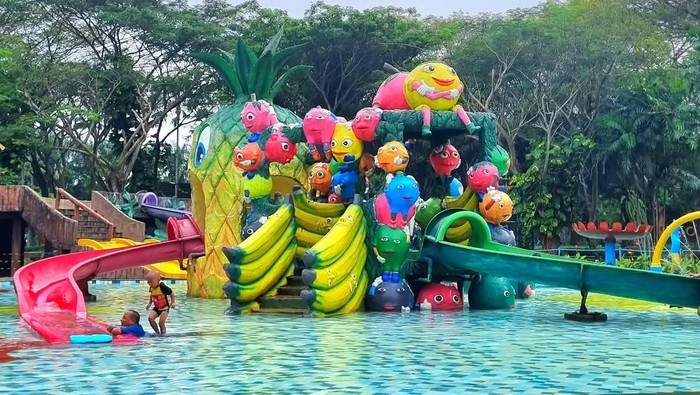 Taman Water Kingdom Mekarsari.