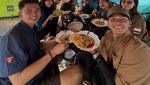 Potret Wendy Walters Ngopi Cantik hingga Makan di Gunung