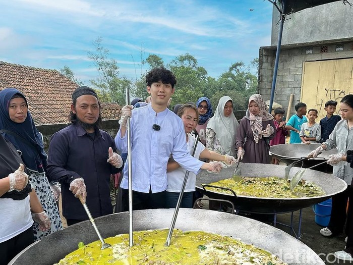 Willie Salim masak gulai dari 25 ekor kambing di Semarang