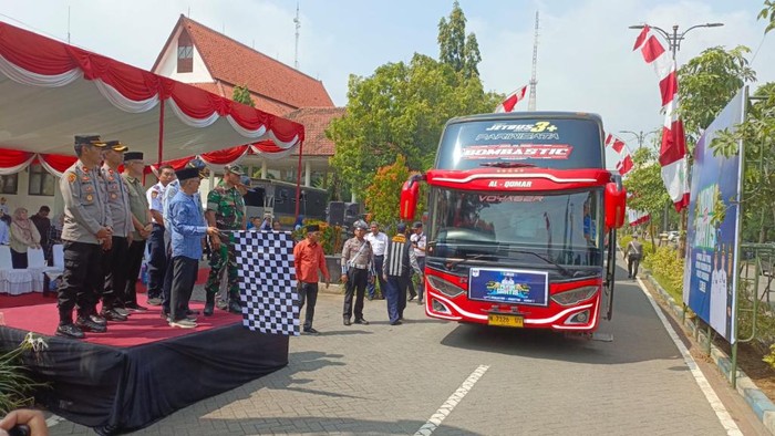 240 Pemudik Diberangkatkan dari Pasuruan Secara Gratis ke 13 Kota Tujuan