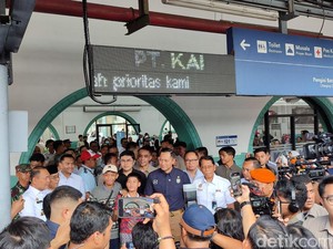 AHY Sebut Pasar Senen Jadi Stasiun Tersibuk Saat Periode Lebaran 2025