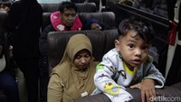 Mudik merupakan tradisi tahunan yang biasa dilakukan menjelang perayaan hari raya keagamaan, seperti Idul Fitri atau Natal. Masyarakat yang merantau memanfaatkan momen mudik untuk pulang ke kampung halamannya. Istilah mudik sendiri merupakan singkatan dari mulih dilik atau pulang sebentar. Saat mudik, masyarakat perantau biasa pulang ke kampung halaman.