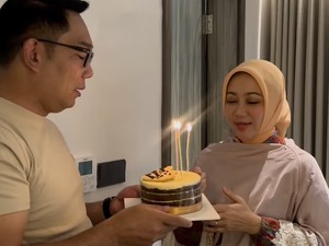 Biduk Rumah Tangga Bu Cinta dan Ridwan Kamil di Ujung Tanduk