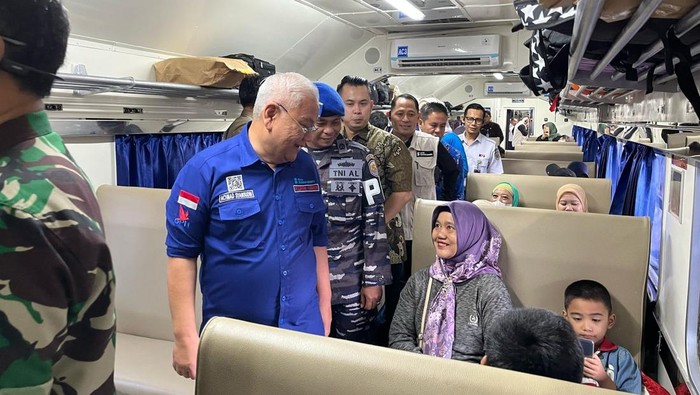 Dirut BSB mengecek langsung program mudik gratis di Stasiun Kertapati Palembang.