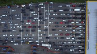 Berdasarkan data PT Jasa Marga Semarang Batang pada puncak arus mudik H-3 Lebaran tercatat sebanyak 51.168 unit kendaraan melintas di Gerbang Tol Kalikangkung atau mengalami lonjakan signifikan dibandingkan H-5 Lebaran yang hanya 39.154 unit kendaraan dan pemberlakuan skema satu arah nasional mulai diterapkan hingga ruas Tol Semarang-Batang KM 414.