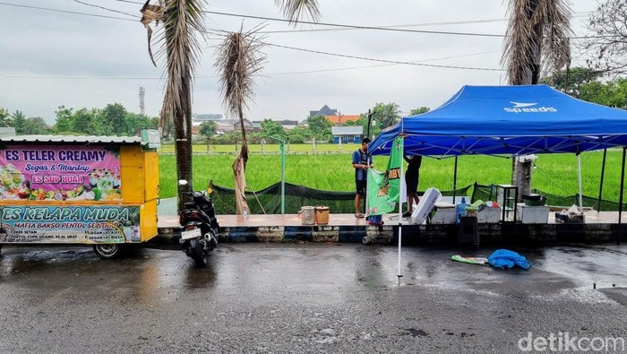 Ibu di Ponorogo melahirkan di trotoar