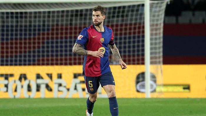 Inigo Martinez plays during the match between FC Barcelona and Club Atletico Osasuna, corresponding to week 27 of LaLiga EA Sports, at the Lluis Companys Stadium in Barcelona, Spain, on March 27, 2025. (Photo by Joan Valls/Urbanandsport/NurPhoto via Getty Images)