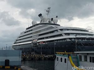 Kapal Pesiar Mewah Sambangi Flores Timur, Pariwisata Bergeliat