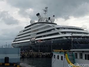 Kapal Pesiar Mewah Sambangi Flores Timur, Pariwisata Bergeliat