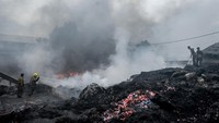 Hingga kini penyebab kebakaran masih dalam penyelidikan pihak berwajib dan tidak ada korban jiwa pada peristiwa tersebut.