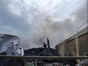 Kebakaran Pabrik Plastik di Tangerang Akhirnya Padam, 2 Gudang Hangus