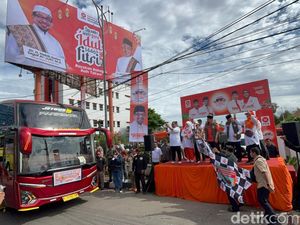 Salim Segaf Ajak Wujudkan Indonesia Damai saat Lepas Mudik Gratis PKS