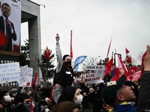 Ekonomi Turki Anjlok Usai Penangkapan Rival Politik Erdogan