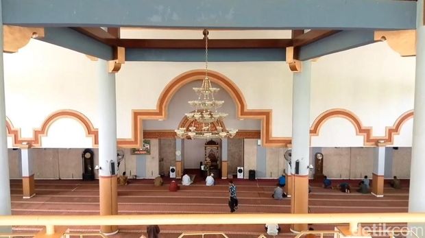 Masjid Agung Ar-Raudloh Probolinggo.