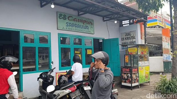 Mencicipi Es Saparua yang legendaris di Pasuruan