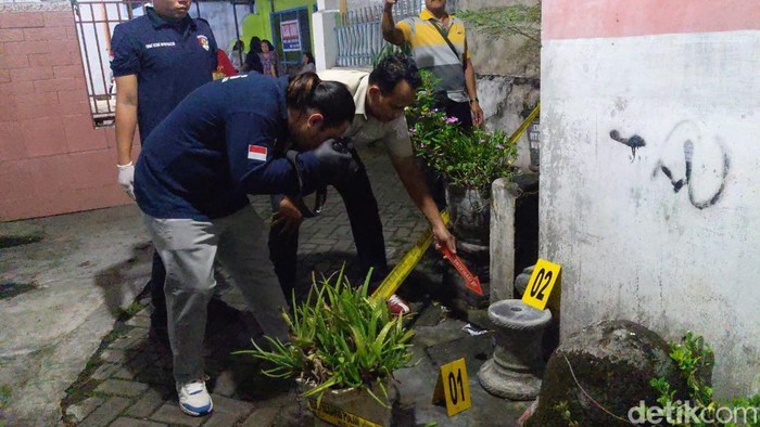 Olah TKP racikan petasan meledak lukai remaja di Tulungagung,