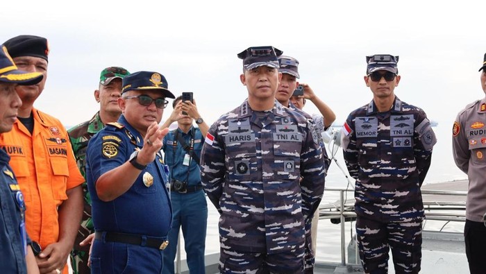 Kesyahbandaran dan Otoritas Pelabuhan (KSOP) Kelas I Dumai, Riau menggelar operasi patroli pemantauan bersama, mengecek situasi perairan dan keamanan di dua pelabuhan penumpang dalam rangka pelaksanaan angkutan Lebaran 2025.