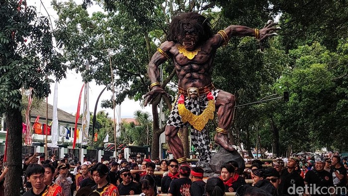 Pawai ogoh-ogoh di Cimahi