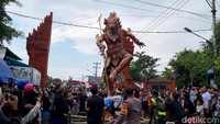 Terdapat tiga ogoh-ogoh berukuran kecil hingga sedang. Tiga ogoh-ogoh lainnya berukuran besar.