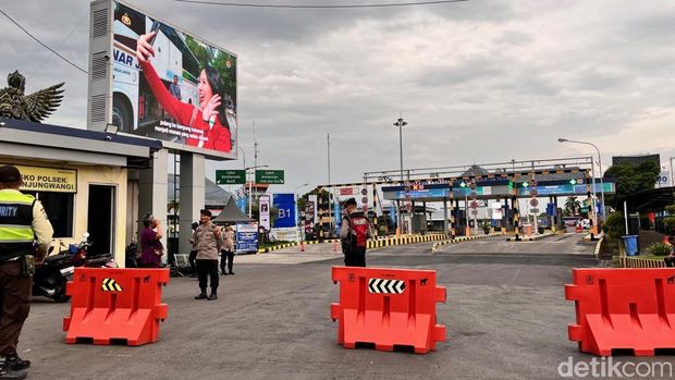 Pelabuhan Ketapang Banyuwangi tutup